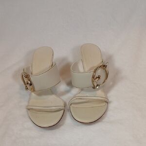 Gucci Open-Toe Mule Elegant Cream Sandals with Gold Accents Sz 7B